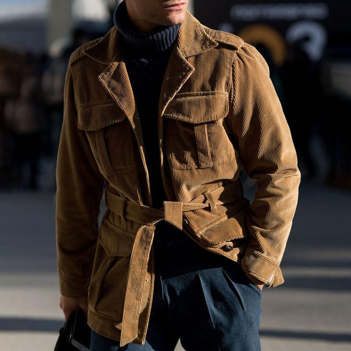 Herren modische Cordjacke mit praktischen Taschen und Taillengürtel Echoarchiv