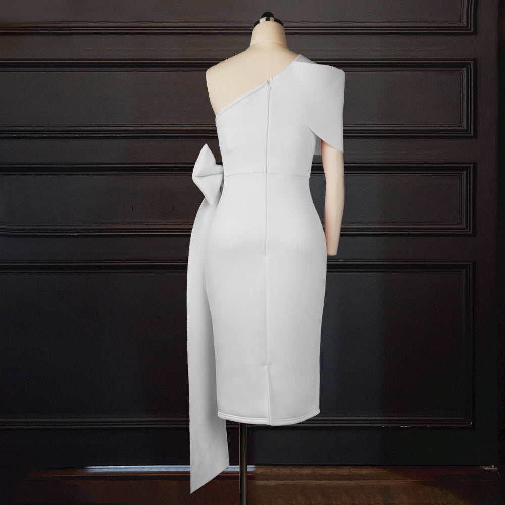 Damen elegantes Wickelkleid mit asymmetrischem Top und voluminösem Schleifenakzent Echo Archiv