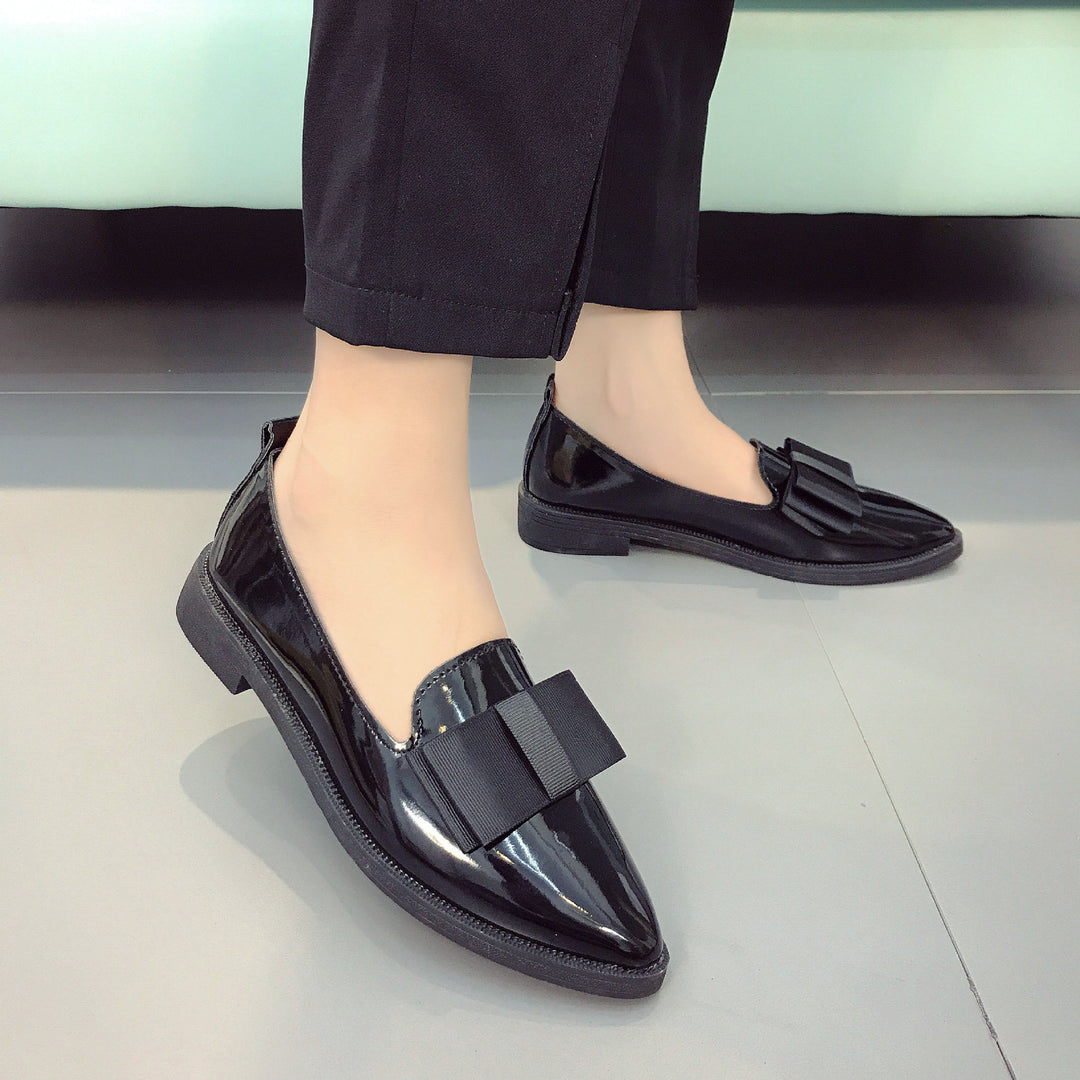 Damen nan eleganter Lackslipper mit dekorativer Schleife und leichter Plateausohle Echo Archiv