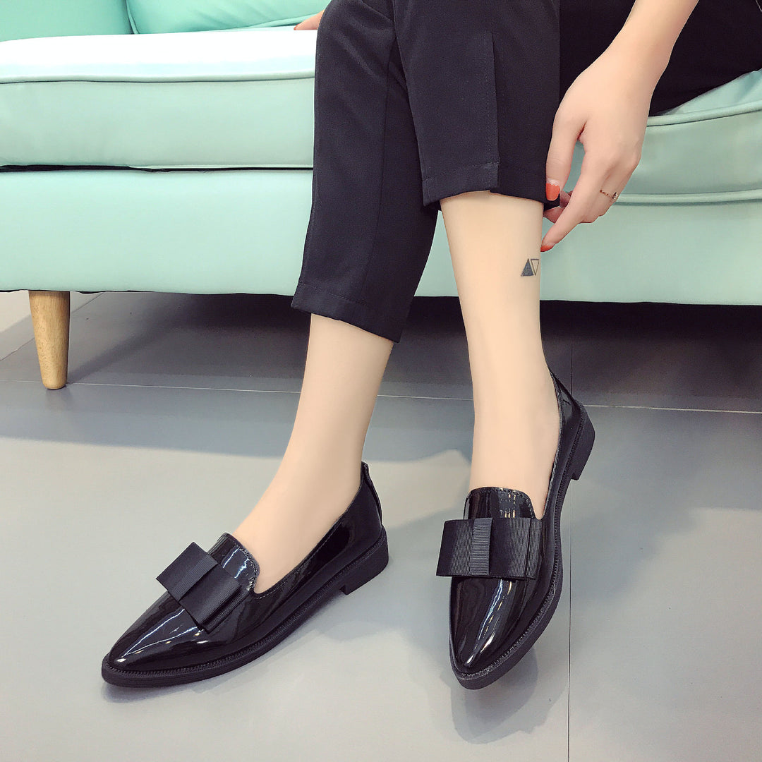 Damen nan eleganter Lackslipper mit dekorativer Schleife und leichter Plateausohle Echo Archiv