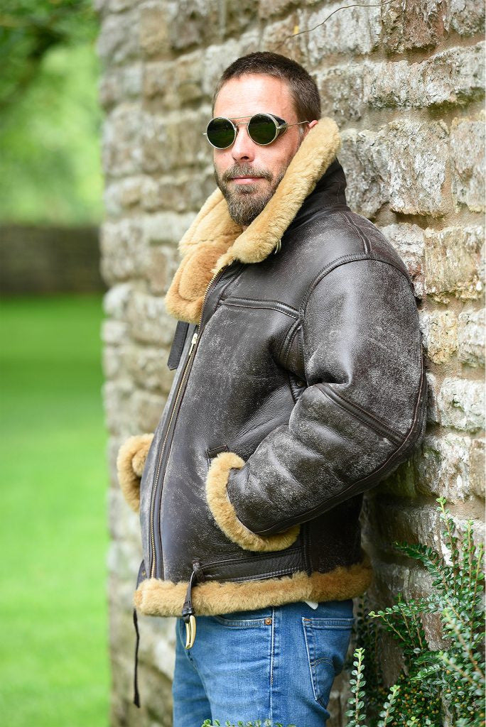 Herren Lammfell-Bomberjacke mit hochwertiger Verarbeitung und weichem Innenfutter Echoarchiv