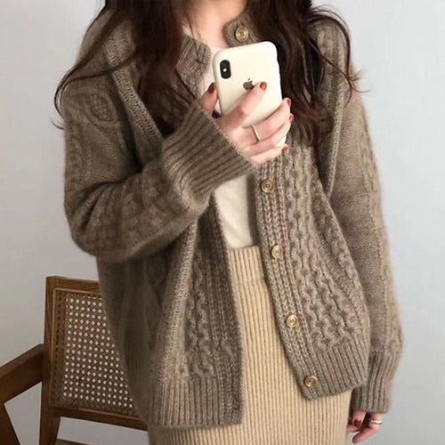 Damen Kuscheliger Zopfmuster-Cardigan aus Mohair‑Optik mit geripptem Saum und dekorativen Knöpfen Echoarchiv