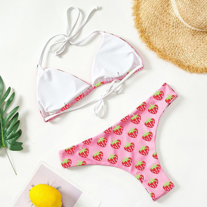Damen Triangel-Bikini mit fruchtigen Erdbeerprint Echo Archiv
