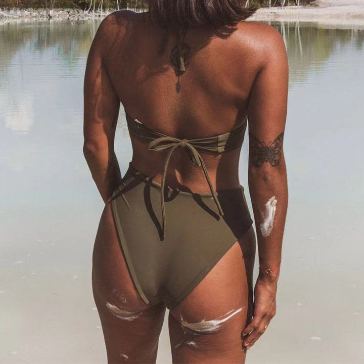 Damen Triangel-Bikini mit modischem Schnitt und raffinierter Zierschnürung Echo Archiv