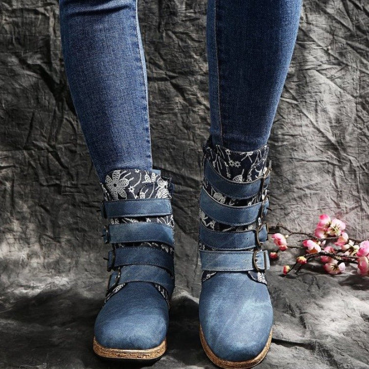 Damen nan verspielte knöchelhohe Stiefelette mit floraler Prägung, vier verstellbaren Zierriemen und Korkoptik-Sohle Echo Archiv