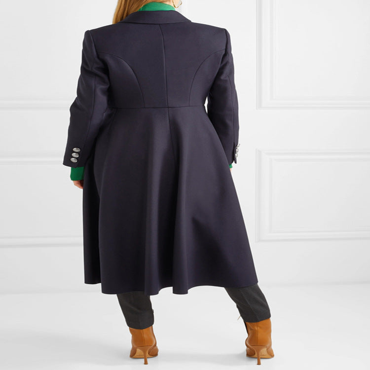 Damen Militärischer Longcoat aus Wollmix mit markanter Knopfleiste und Pattentaschen Echoarchiv