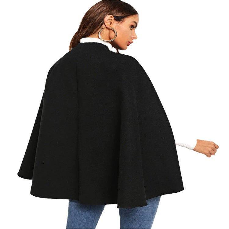 Damen Kurz-Capecoat im Mantelstil mit Stehkragen und verdeckter Knopfblende Echoarchiv