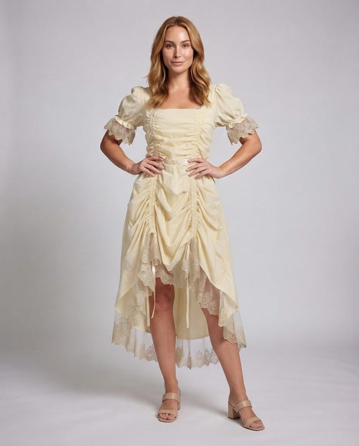 Damenkleid mit Rüschen und Spitzenbesatz Echo Archiv