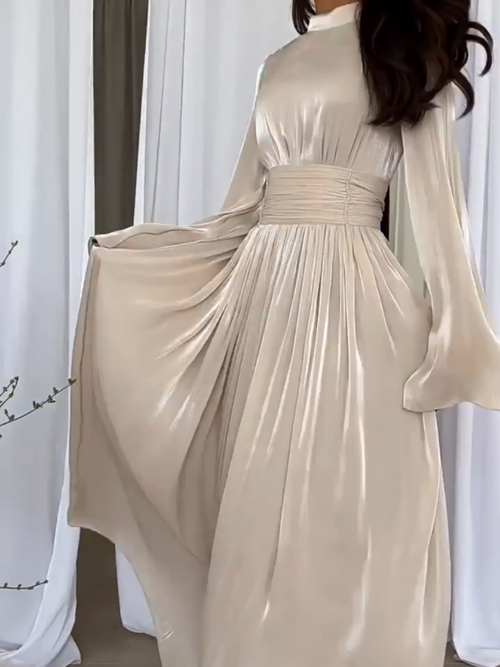 Echoarchiv | Stylisches Maxikleid mit Bindegürtel