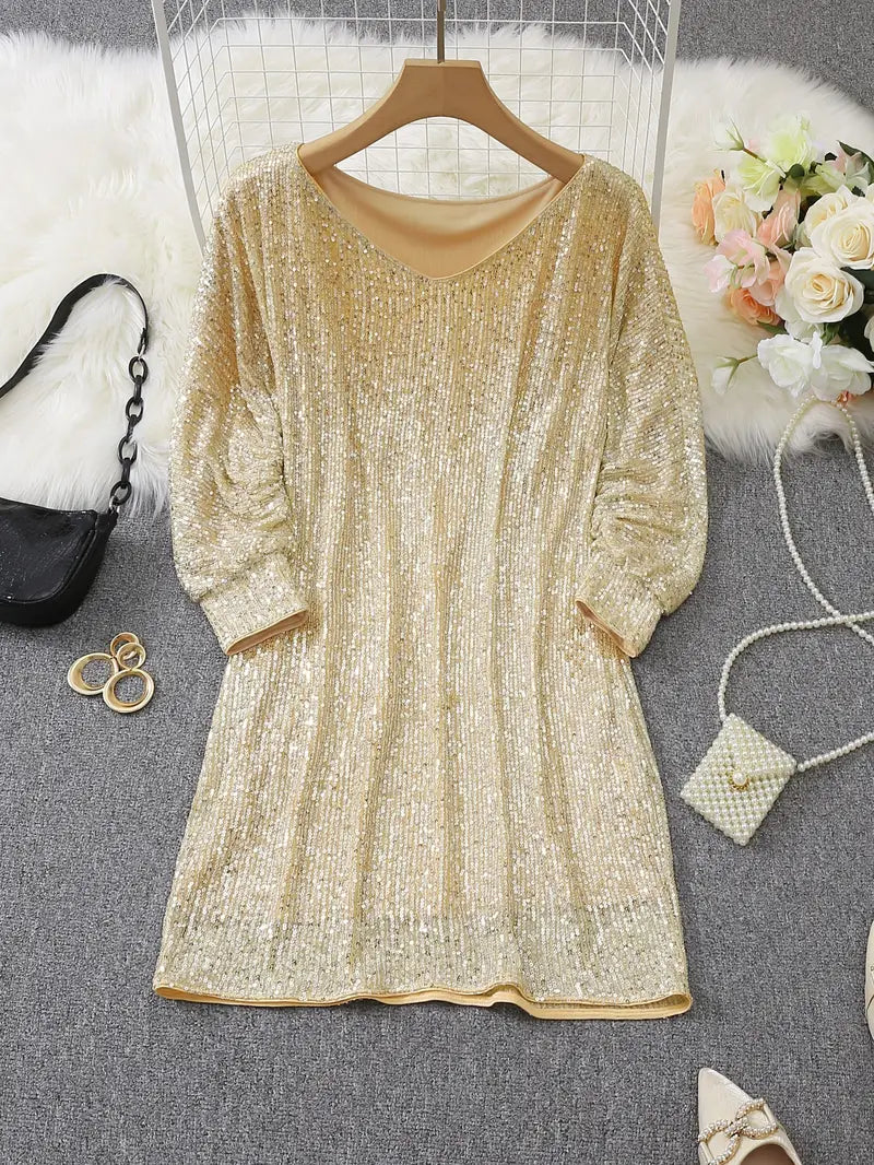 Glanzendes Minikleid mit einem Schulter