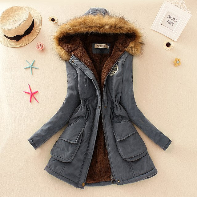 Damen Winterparka mit kuscheligem Teddyfutter, tailliertem Kordelzug und abnehmbarer Kapuze – Avérine