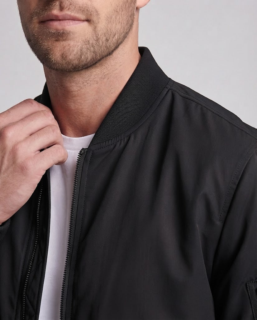 Herren leichter Nylon-Flightbomber mit Ärmeltasche, doppeltem Reißverschluss und gerippten Bündchen Echoarchiv