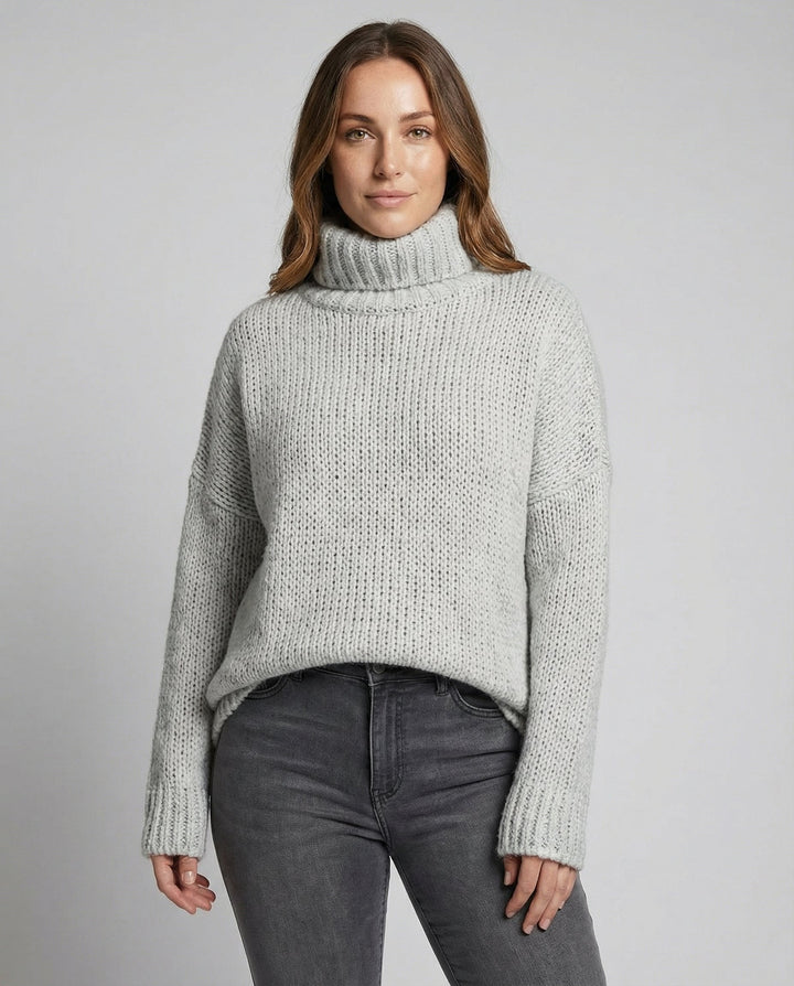 Langer Kuscheliger Strickpullover | Echoarchiv