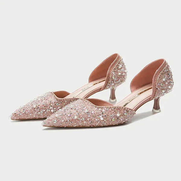 Echoarchiv | Stilvolle Schuhe mit Spitzer Zehe und Mittlerem Absatz mit Glitzeroberfläche