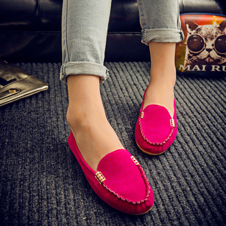 Damen Veloursleder-Mokassin mit profiliertem Gummisohlen-Design und Ziernaht – Lioré