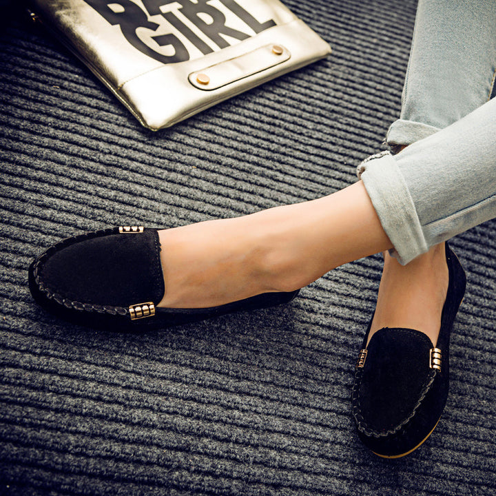 Damen Veloursleder-Mokassin mit profiliertem Gummisohlen-Design und Ziernaht – Lioré