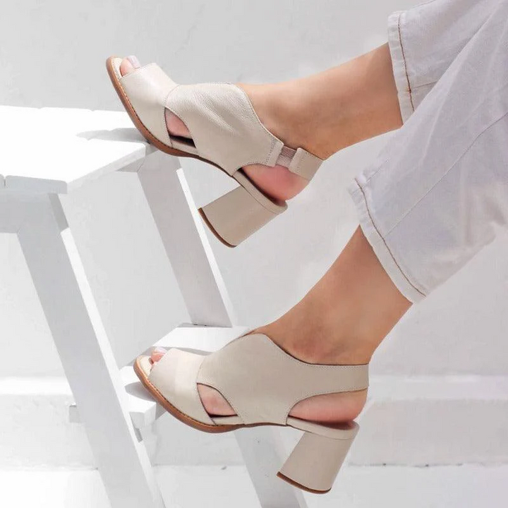 Echoarchiv | Unübertroffene Langlebigkeit und Zeitlose Eleganz In Damensandalen Aus Echtem Leder