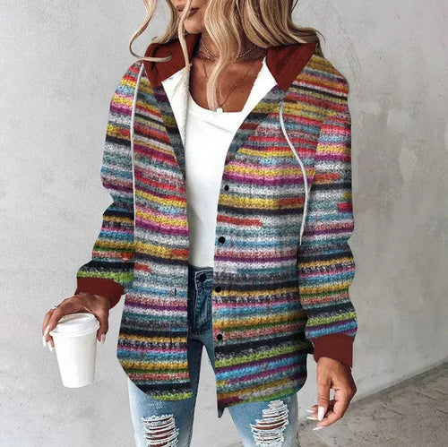 Echoarchiv | Outdoor-Bekleidung Mit Kapuze Und Elegantem Aufdruck
