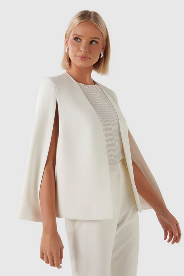 Echoarchiv | Eleganter Cape-Hut für Damen