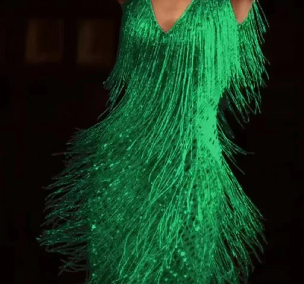 Echoarchiv | Dazzling Diva Kleid mit Pailletten und Quasten