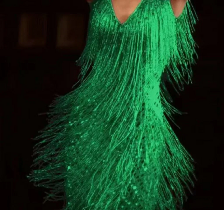 Echoarchiv | Dazzling Diva Kleid mit Pailletten und Quasten