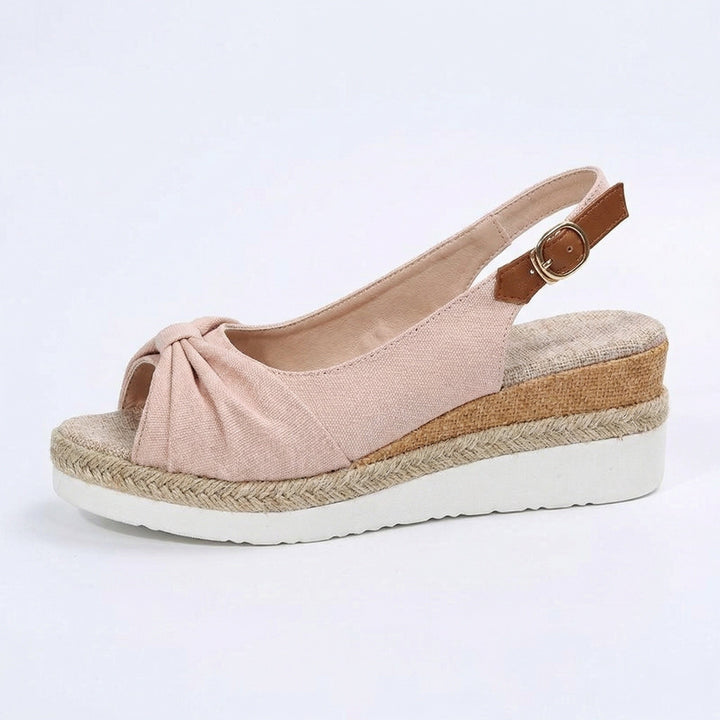Echoarchiv | Orthopädische Sandalen mit Zehenspitzen