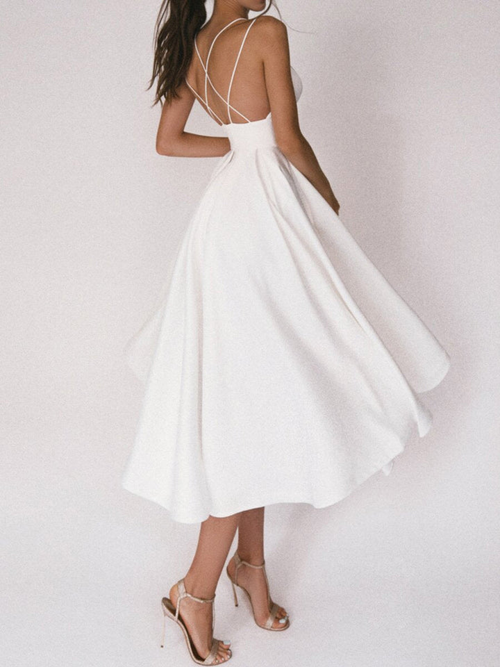 Echoarchiv | Grace Das Elegante Trägerkleid mit V-Ausschnitt