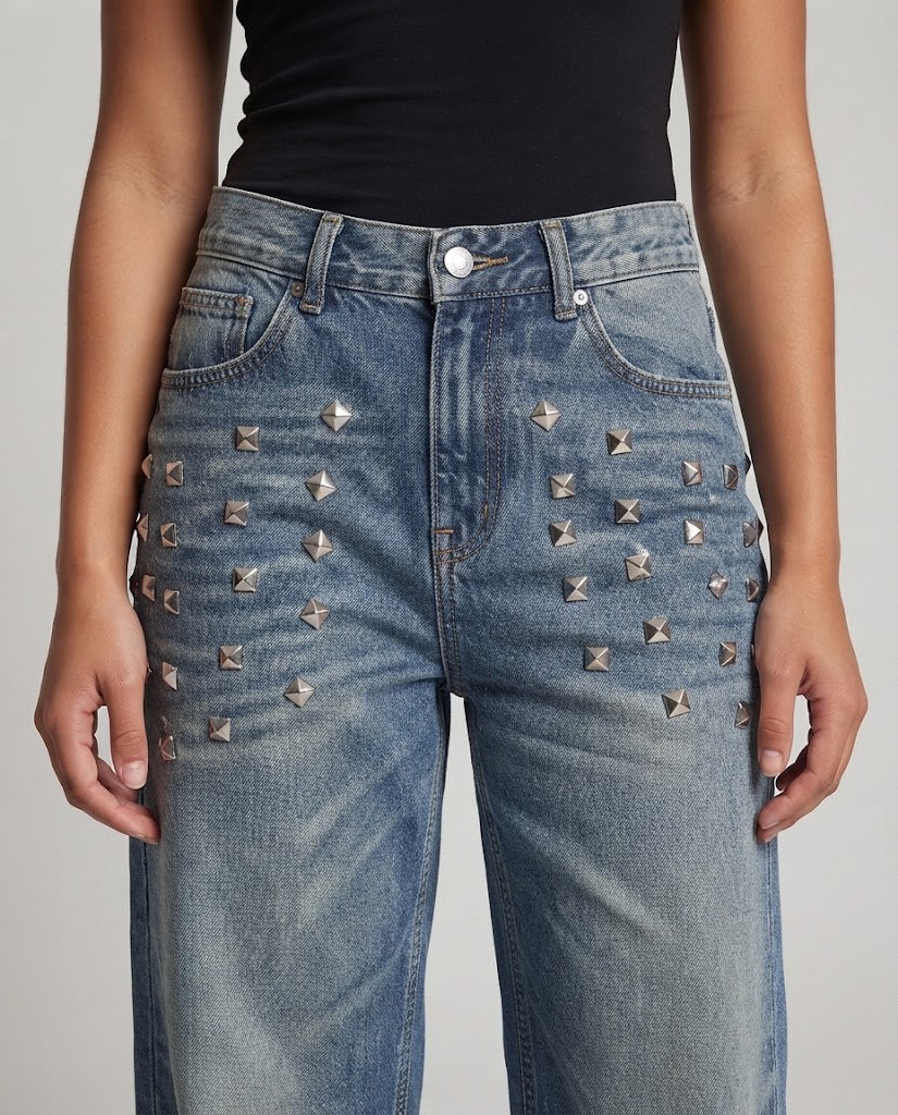 Damen weite Baggy-Jeans mit geometrischem Nietenbesatz und Vintage-Waschung Echo Archiv