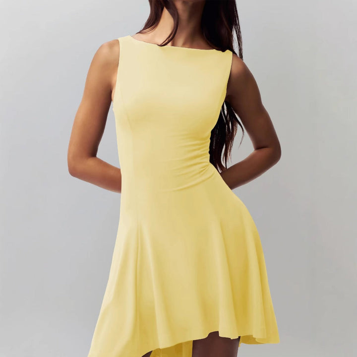 Echoarchiv | Ärmelloses Kleid mit Kragen