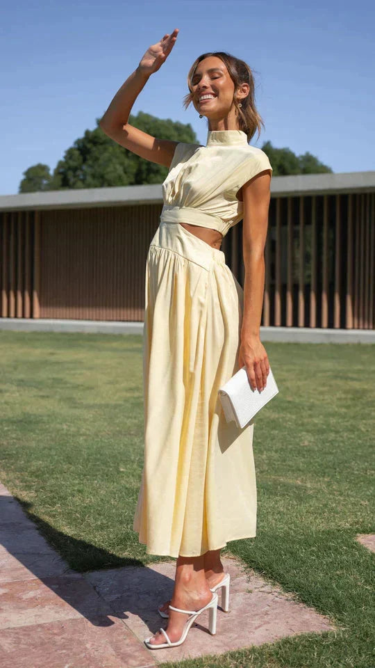 Echoarchiv | Eleganter Jumpsuit mit Cut-Out Taille