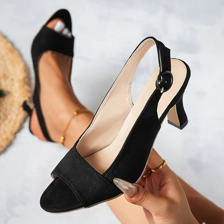 Offene Slingback-Absätze mit verstellbarem Schnallenriemen Echoarchiv Echoarchiv