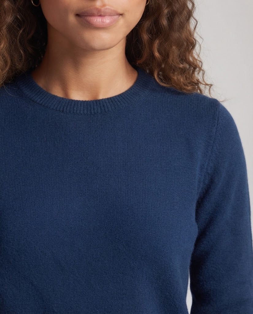 Damen Feiner Flauschpullover mit Rundhals, schmaler Rippenkante und leichtem Mohair‑Effekt Echoarchiv