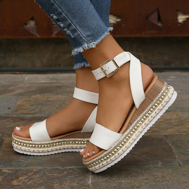 Echoarchiv | Sommer Sandalen mit Schnallenriemen und PlatEchoarchivu