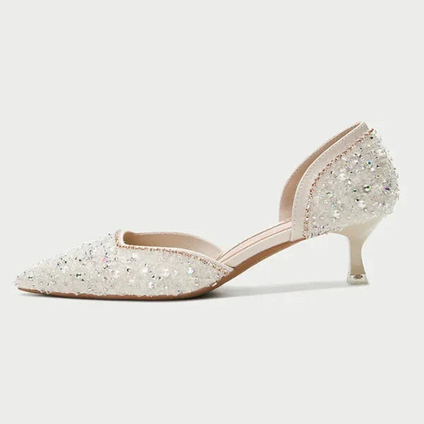 Echoarchiv | Stilvolle Schuhe mit Spitzer Zehe und Mittlerem Absatz mit Glitzeroberfläche