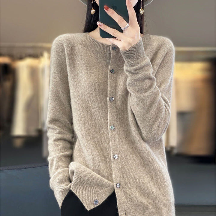 Echoarchiv | Merino Wollstrickjacke mit Rundhalsausschnitt und Langen Ärmeln