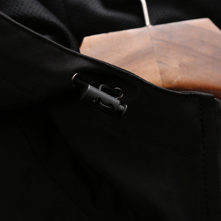 Herren funktionale Sportjacke mit verstellbarer Kapuze und atmungsaktiven Einsätzen Echoarchiv