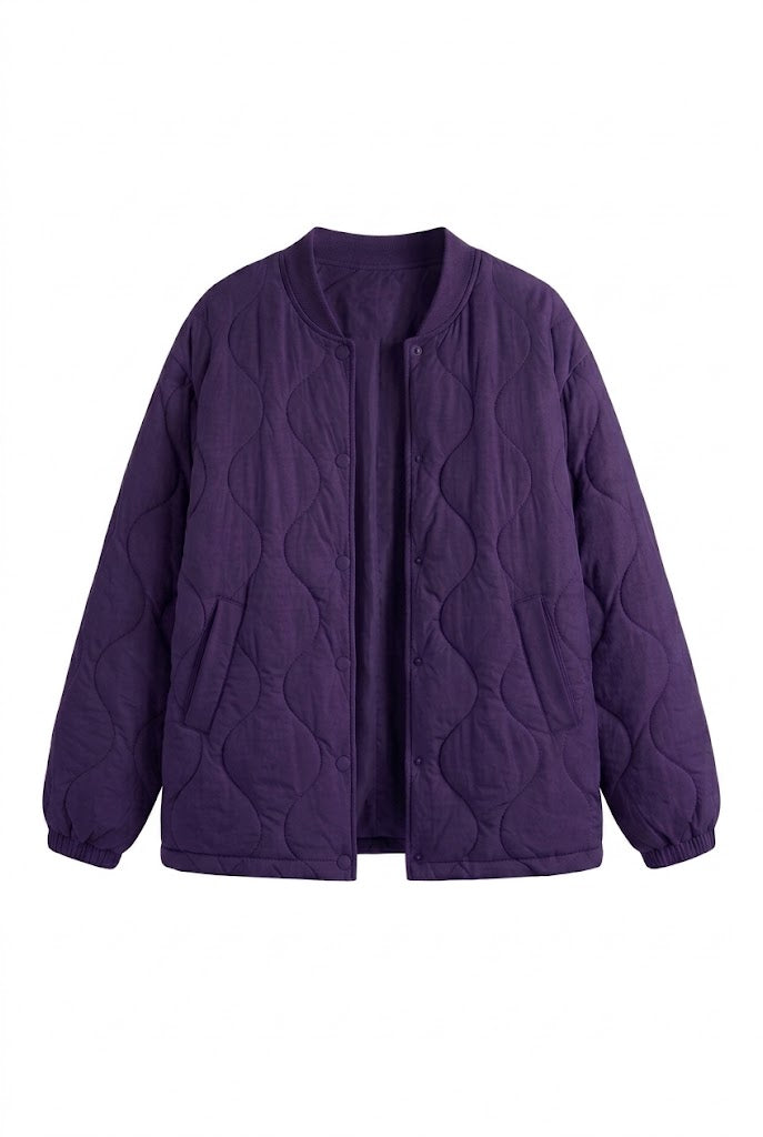 Leichte gesteppte Kurzjacke für Damen mit Wolkensteppung und Druckknopfverschluss