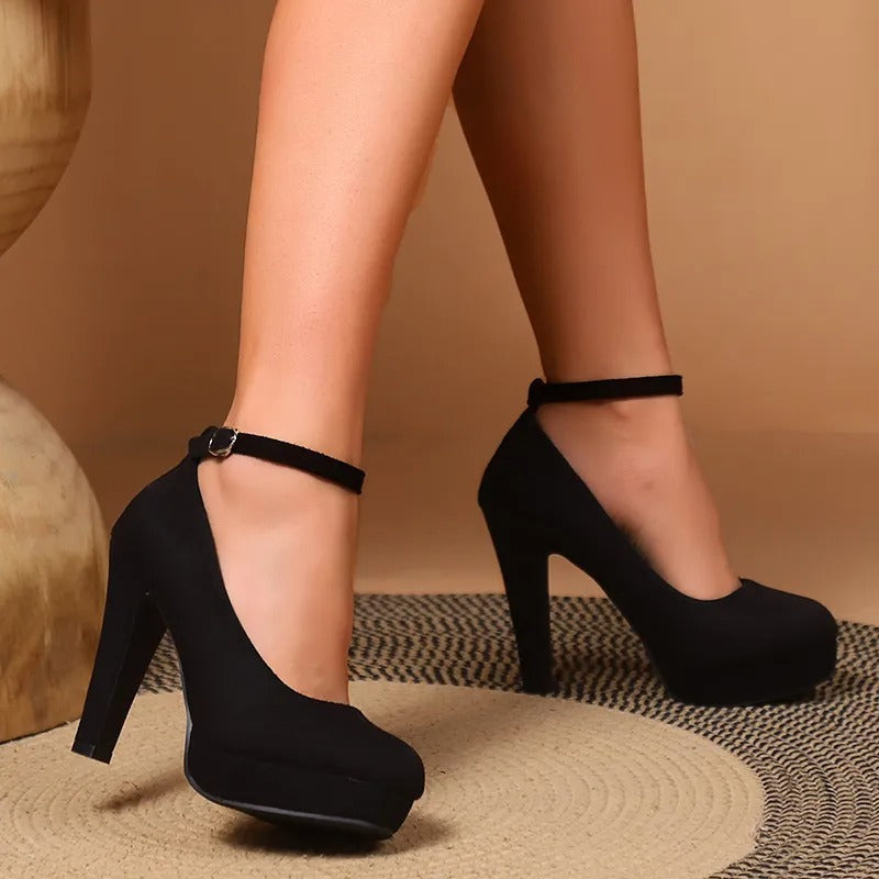 Echoarchiv | Elegante und Verführerische Hochhackige Schuhe