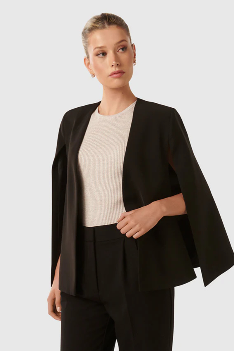 Echoarchiv | Eleganter Cape-Hut für Damen