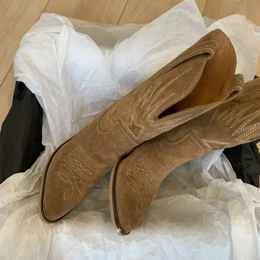 Echoarchiv | Bestickte Vintage-Stiefel