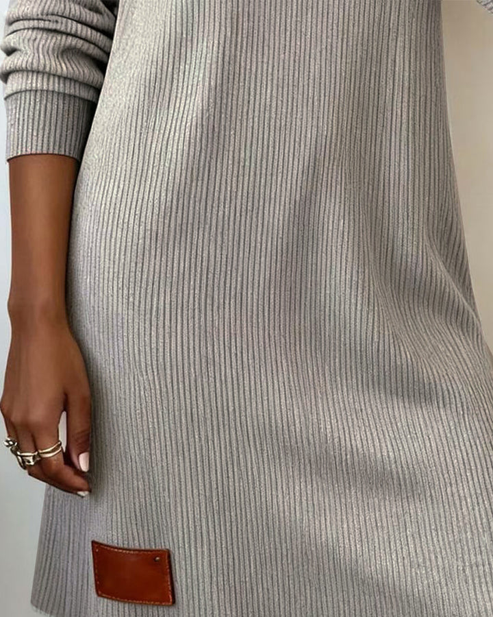 Geschnittenes Kleid mit Langen Ärmeln und Kuschelkragen – Lunéa