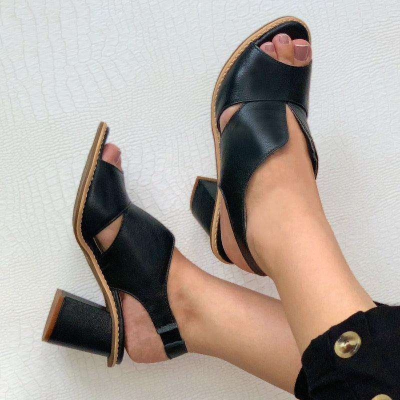 Echoarchiv | Unübertroffene Langlebigkeit und Zeitlose Eleganz In Damensandalen Aus Echtem Leder