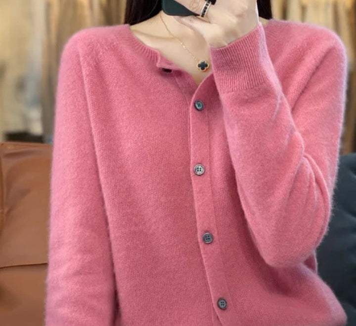 Echoarchiv | Merino Wollstrickjacke mit Rundhalsausschnitt und Langen Ärmeln