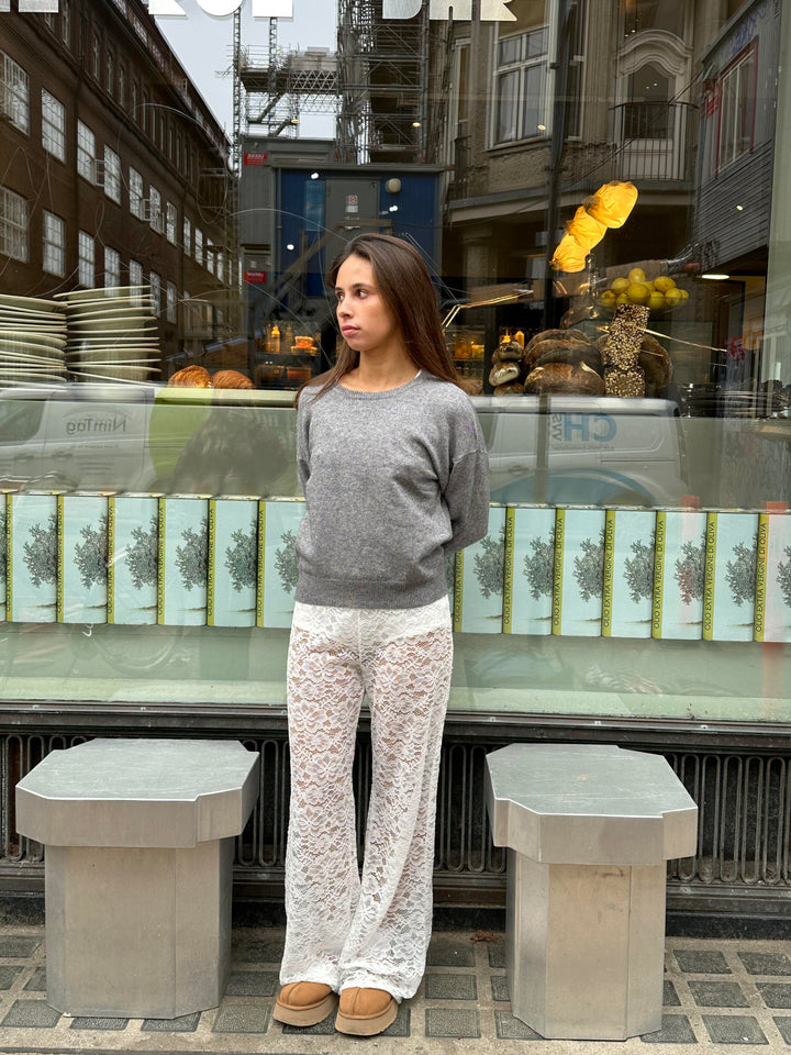 Echoarchiv | Elegante Damenhose mit Spitze und Weitem Bein