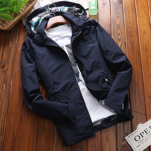 Herren wasserabweisende Outdoor-Jacke mit verstellbarem Kapuzenbereich Echoarchiv