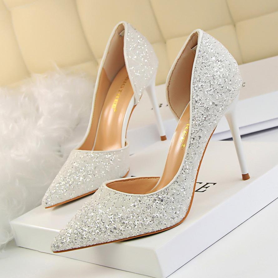 Echoarchiv | Elegante Glitzernde Nadelabsätze