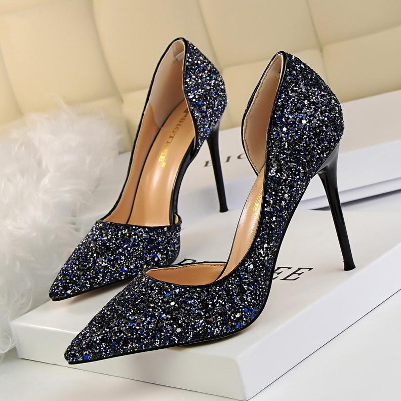 Echoarchiv | Elegante Glitzernde Nadelabsätze