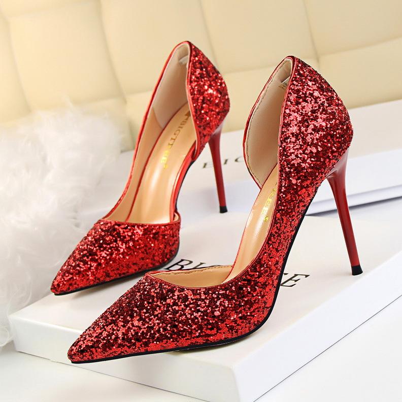 Echoarchiv | Elegante Glitzernde Nadelabsätze