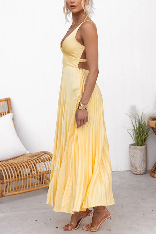 Echoarchiv | V-Ausschnitt Rückenausschnitt Cut-Out Falten Maxi Cami Kleid