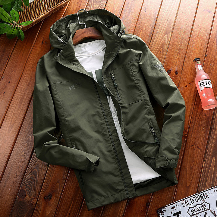 Herren leichte Windjacke mit verstellbarer Kapuze und atmungsaktivem Material Echoarchiv